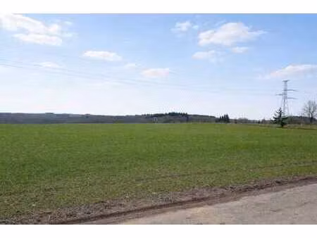 terrain de 43 ares sis au calme