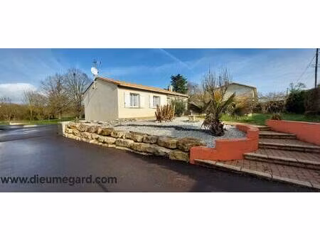 mme. stéphanie lahaye