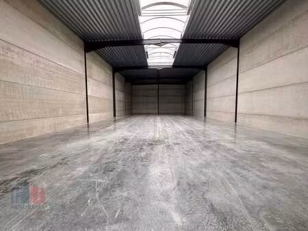 nieuwbouw kmo-unit van 318 m² met 75 m² kantoor te koop