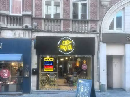 te huur – handelspand op topligging in het centrum van le...