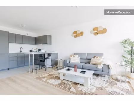 location meublée appartement 4 pièces 82 m² à colombes (92700)  2 566 €