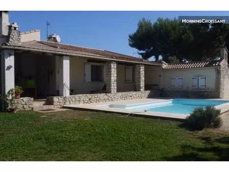 location meublée maison 5 pièces 160 m² à bezouce (30320)  1 200 €