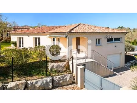 confort et calme en ardèche – maison de 124 1 m² avec piscine commune