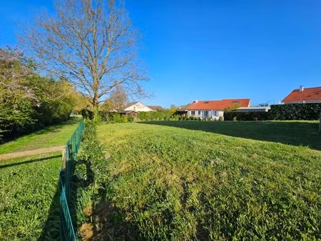 en vente terrain constructible 3 07 ares – 55 000 € |saint-pavace