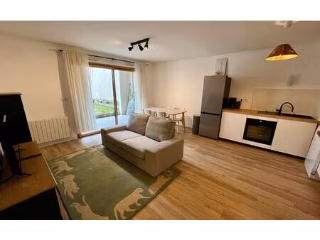 location appartement  63.62 m² t-3 à   1 500 €