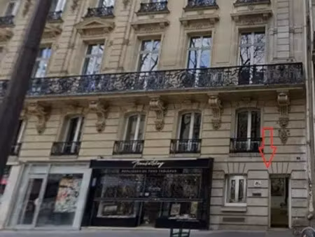 local 21 m² a louer paris 8ème