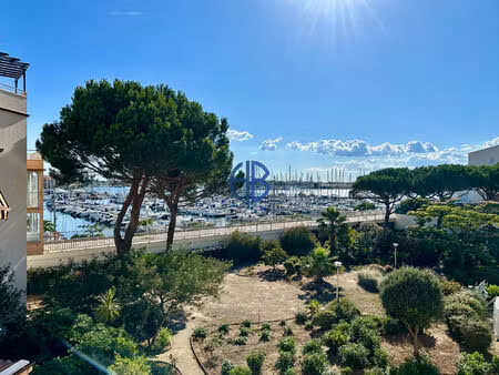 magnifique t2 avec vue  parking couvert et piscine