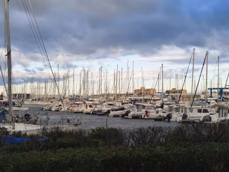 à vendre appartement au port de leucate rez-de-chaussée