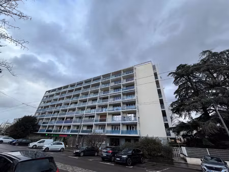 6715- appartement lyon 4ème