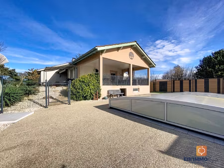 à vendre à saint-bénigne maison 7 pièces avec piscine