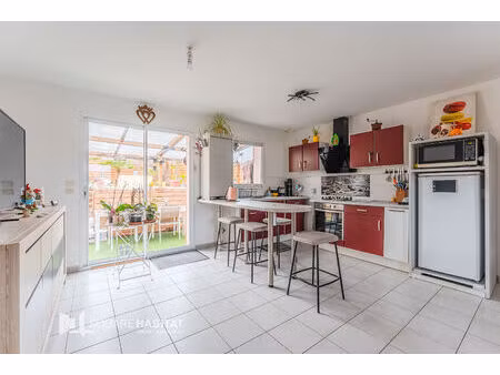 venansault - maison de plain-pied au calme. jardin paysager & piscine