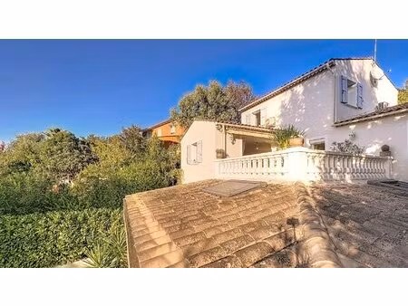 confort et lumière à la roquette-sur-siagne