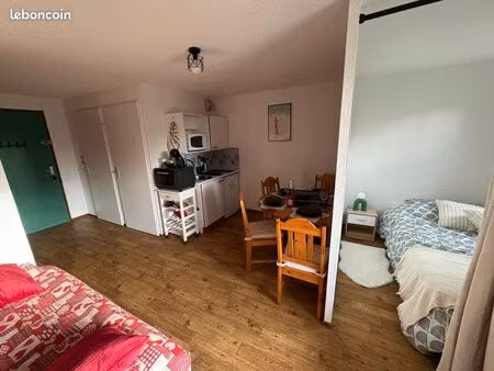 t2 avec balcon et parking