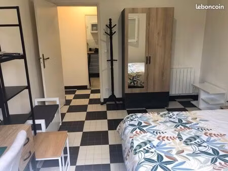 t1 meublé de 26 m2 à talence  à proximité de toutes commodités