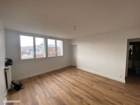 paris 18eme - appartement de 44m² non meublé - parking en option