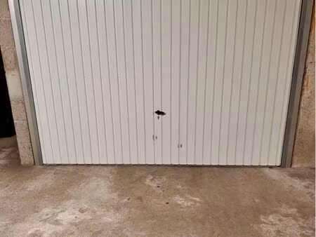 garage fermé dans parking sécurisé