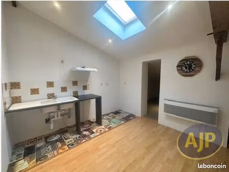 studio 1 pièce 19 m²