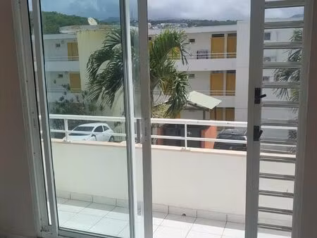 schoelcher très beau studio