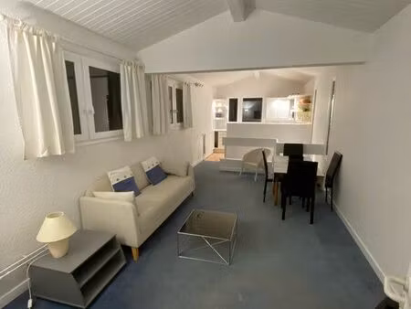 loue à ecully un appartement f2 meublé 1.100 toutes charges comprises (eau chaude et froid