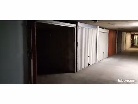 box en sous-sol (1 voiture) metro marx-dormoy paris 75018