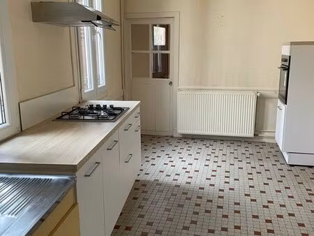 maison de bourg avec cour intérieure arborée