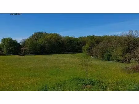 terrain constructible d'une surface de 2188 m² - secteur liverno