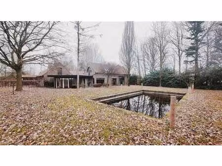 charmant corps de ferme plein de charme  idéalement situé d