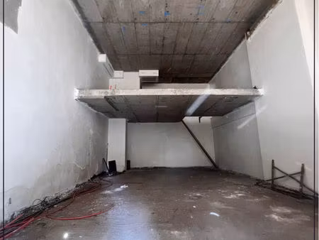 local commercial au quartier princesses 91m²