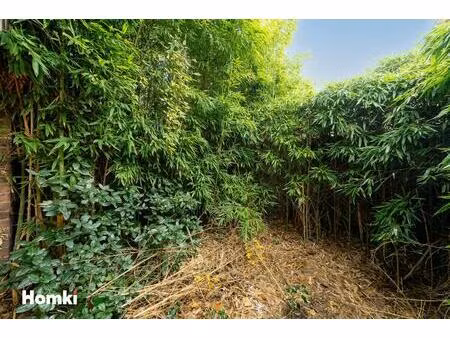 à vendre – local commercial en excellent état avec espace extérieur