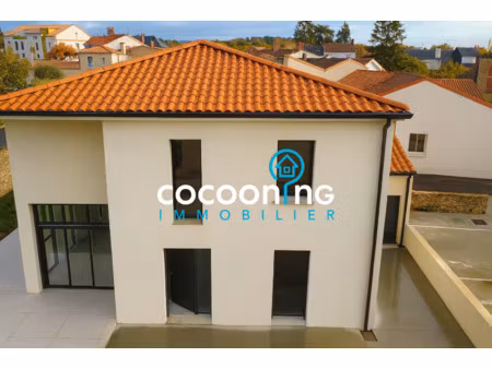 maison contemporaine en plein coeur de vallet