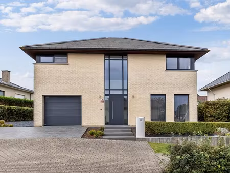 landelijk gelegen villa met 4 slaapkamers te pajottegem