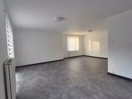 appartement 110² 2 chambres peb b petite cour