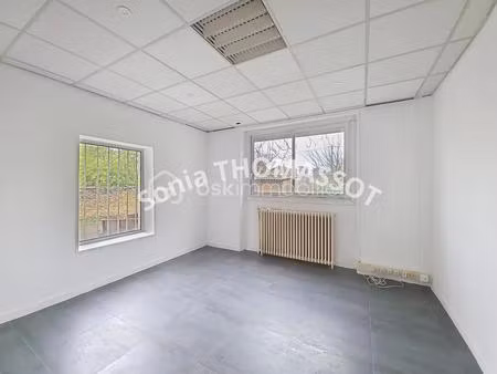 local d'activités de 81 m² à dijon