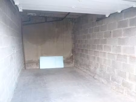 location garage box et parking aux sables-d'olonne (85100) : à louer / les sables-d'olonne