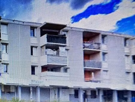 vauvert centre - t3 à rénover