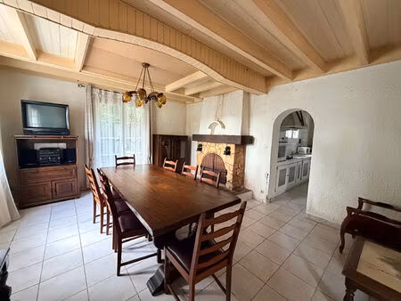 vente maison 8 pièces  237.00m²  salaunes