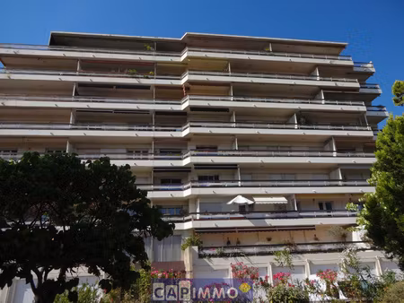 toulon claret appartement t2 dans residence recherchee (eau
