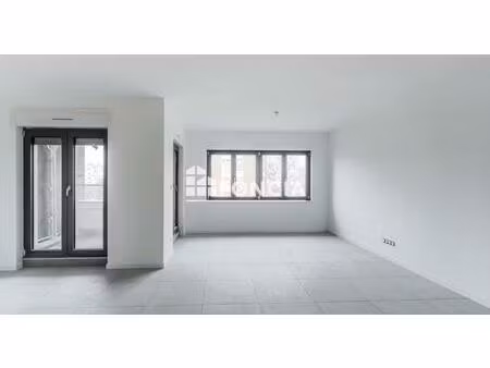 t3 neuf avec parking