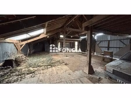 hangar proche conlie !