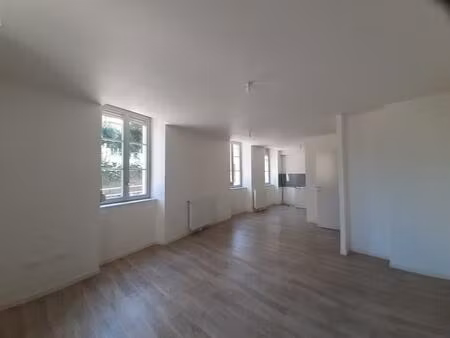 spacieux t2 avec ascenseur (residence senior) fougerolles