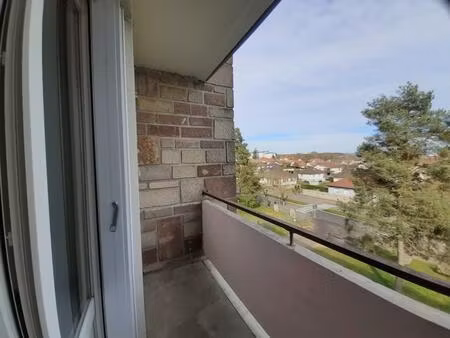 t4 avec balcon a luxeuil les bains