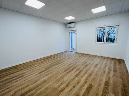 local commercial 0 pièces 28 m² à louer venelles 13770 ? | era immobilier