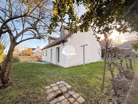 maison familiale avec sous-sol total et beau jardin