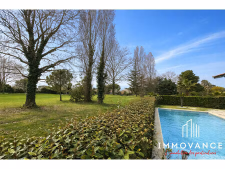 location maison d'architecte sur golf avec piscine