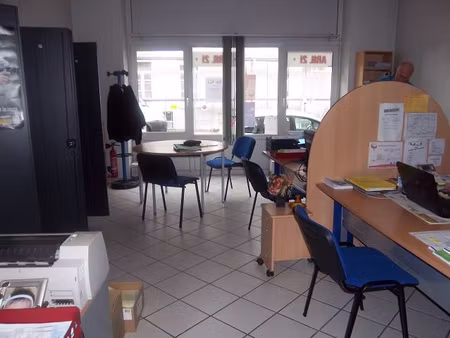 à louer fonds de commerce 90 m² – 1 000 € |cambrai