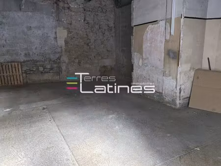 location local commercial nimes 30000