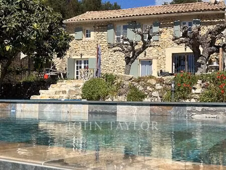 mas provençal en pierre au milieu des vignes - le castellet