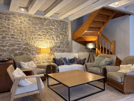 belle longère en pierre de 147 m² habitable sur grand terrain au calme de la campagne