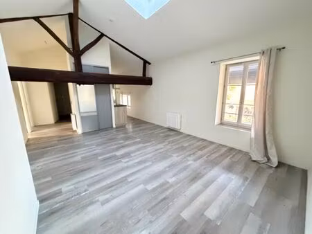 location appartement 4 pièces 70m² pont de vaux 01190