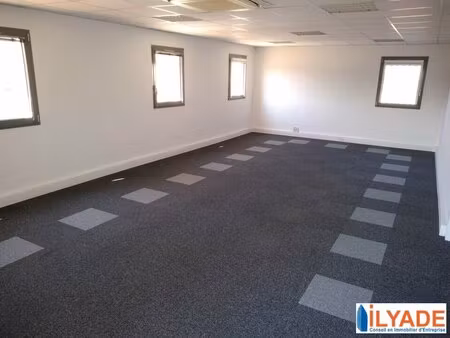 mixte activites-bureaux à vendre